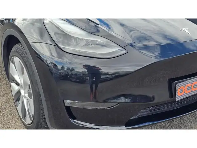 Tesla Model Y view 18
