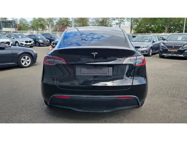 Tesla Model Y view 21