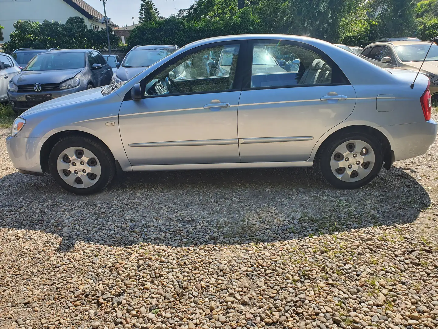 Kia Cerato 1.6 LX Plateado - 2