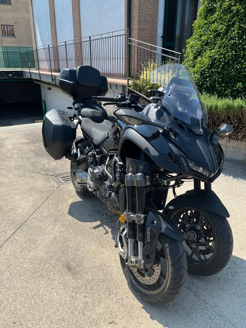 Yamaha Niken GT Fekete - 1