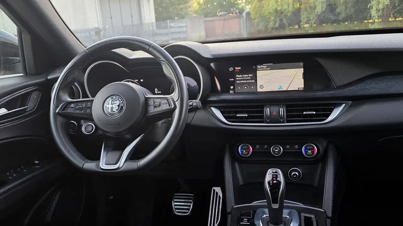 Alfa Romeo Stelvio 2023 — фото 13