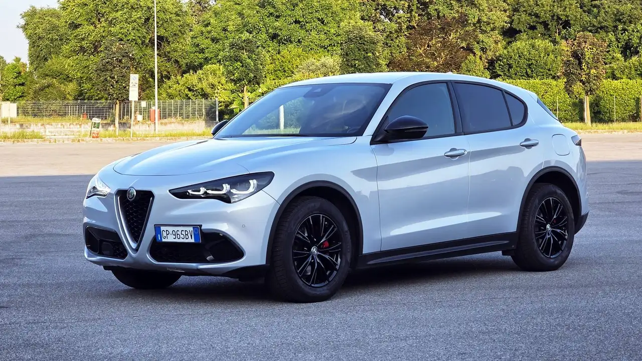 Alfa Romeo Stelvio 2023