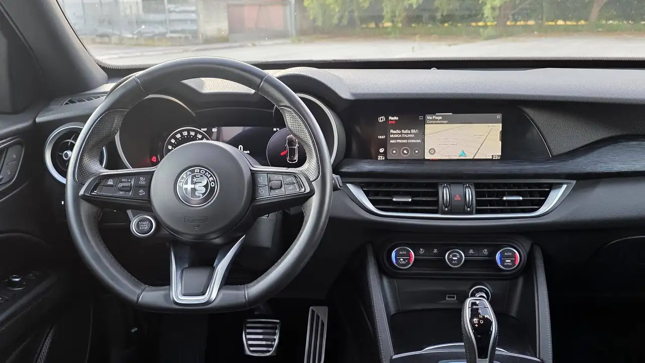 Alfa Romeo Stelvio 2023 — фото 12