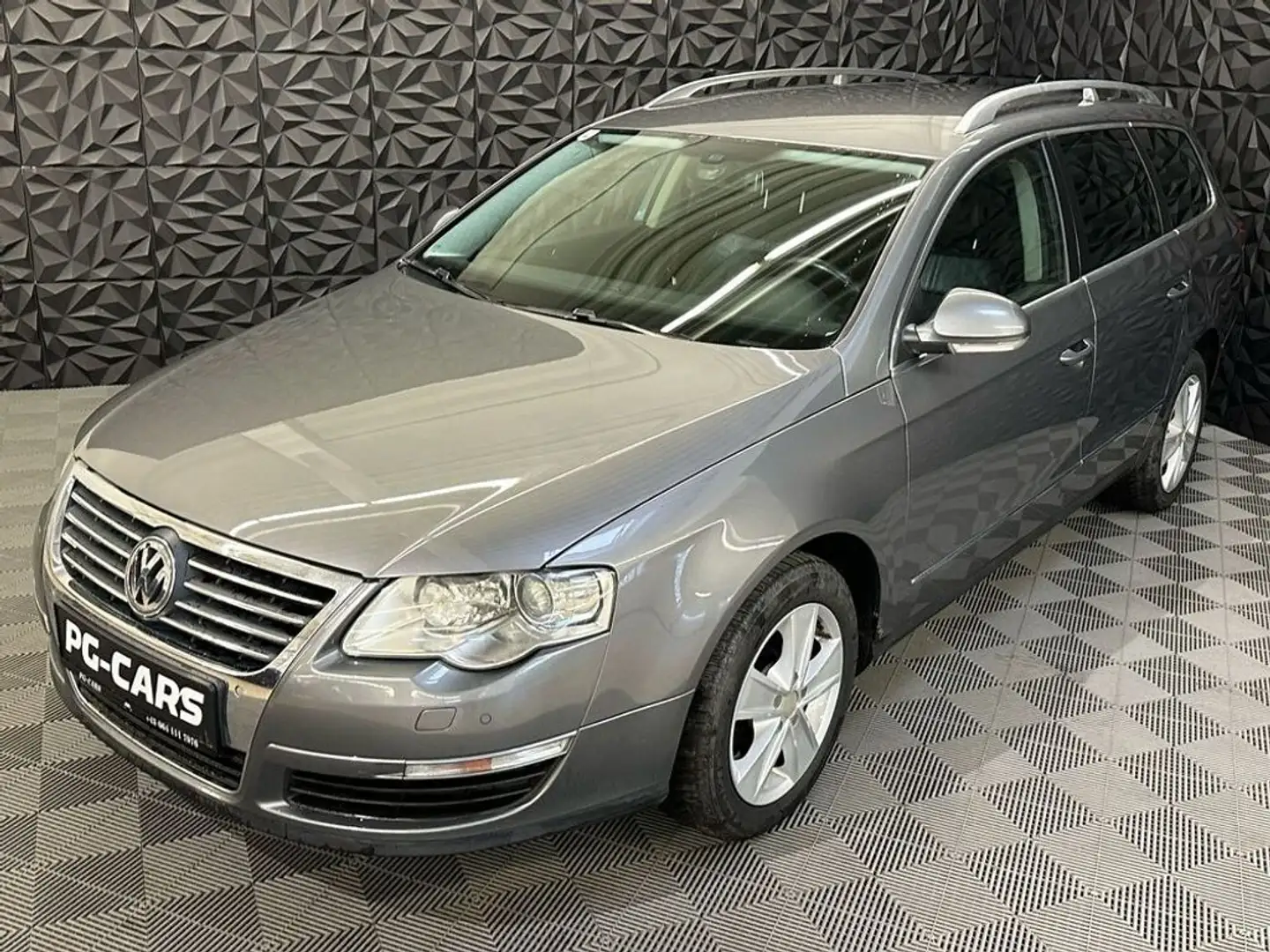Volkswagen Passat Variant Highline 2.0 TDI DPF DSG Pickerlneu Szary - 1