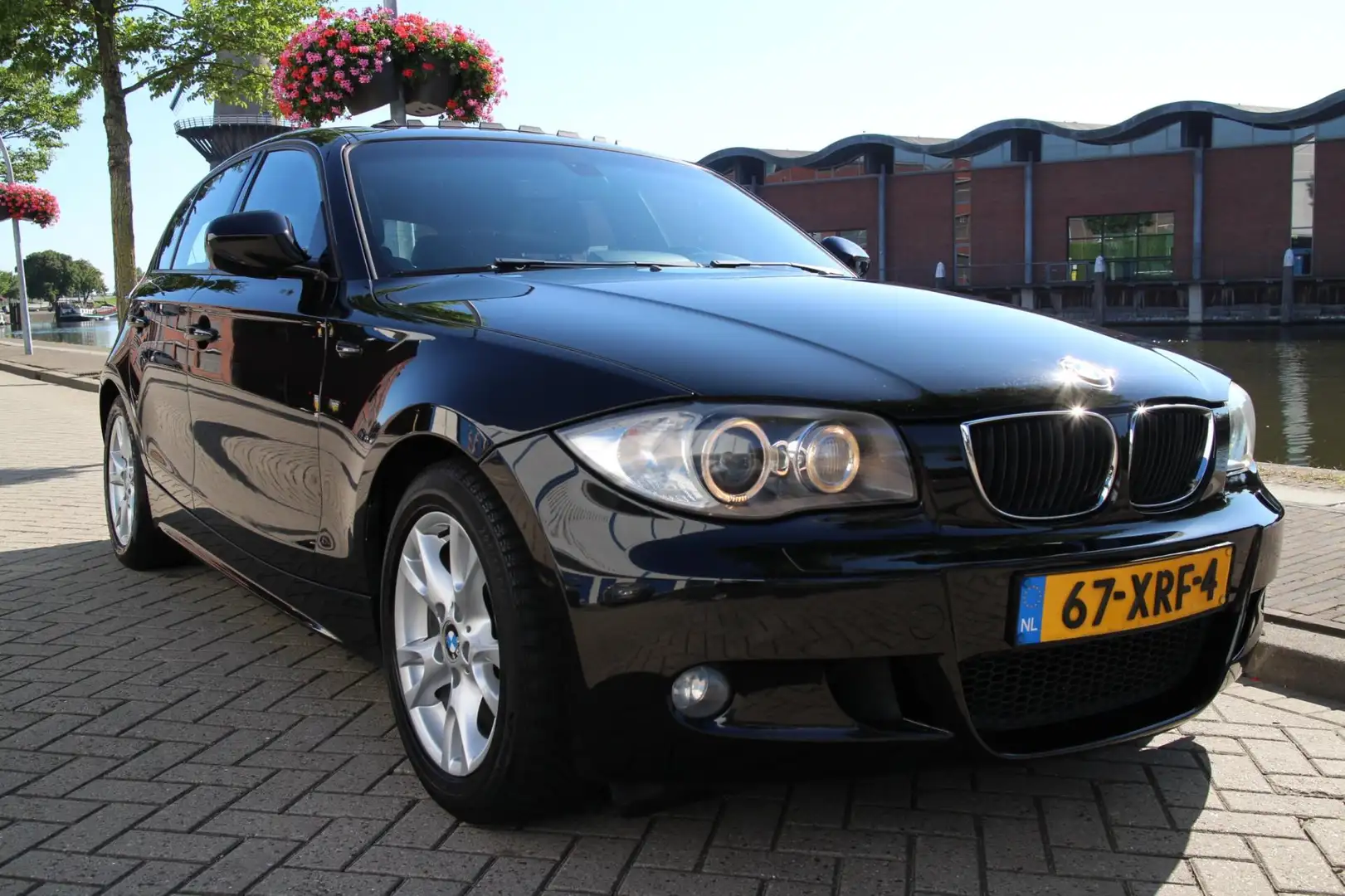BMW 118 1-serie 118i Business Line Ultimate Edition Zwart - 2