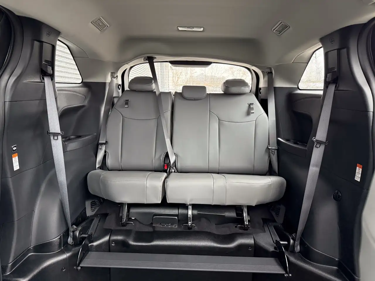 Toyota Sienna снимка Toyota Sienna