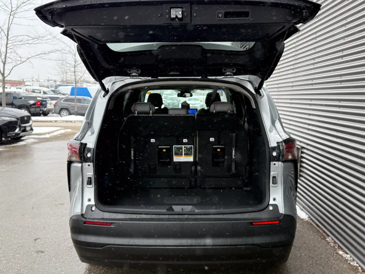 Toyota Sienna снимка Toyota Sienna