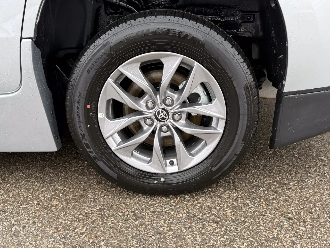 Toyota Sienna снимка Toyota Sienna