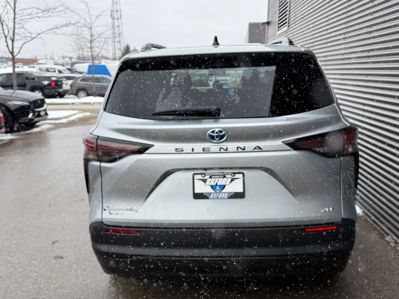 Toyota Sienna снимка Toyota Sienna