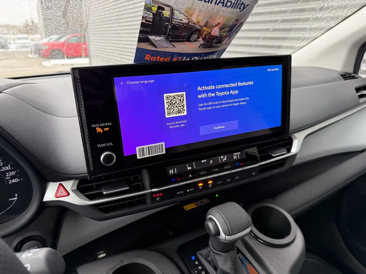 Toyota Sienna снимка Toyota Sienna