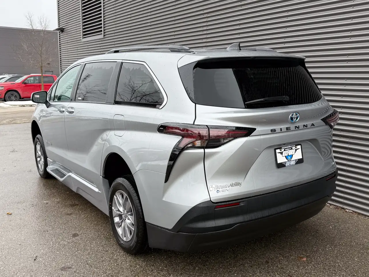 Toyota Sienna снимка Toyota Sienna