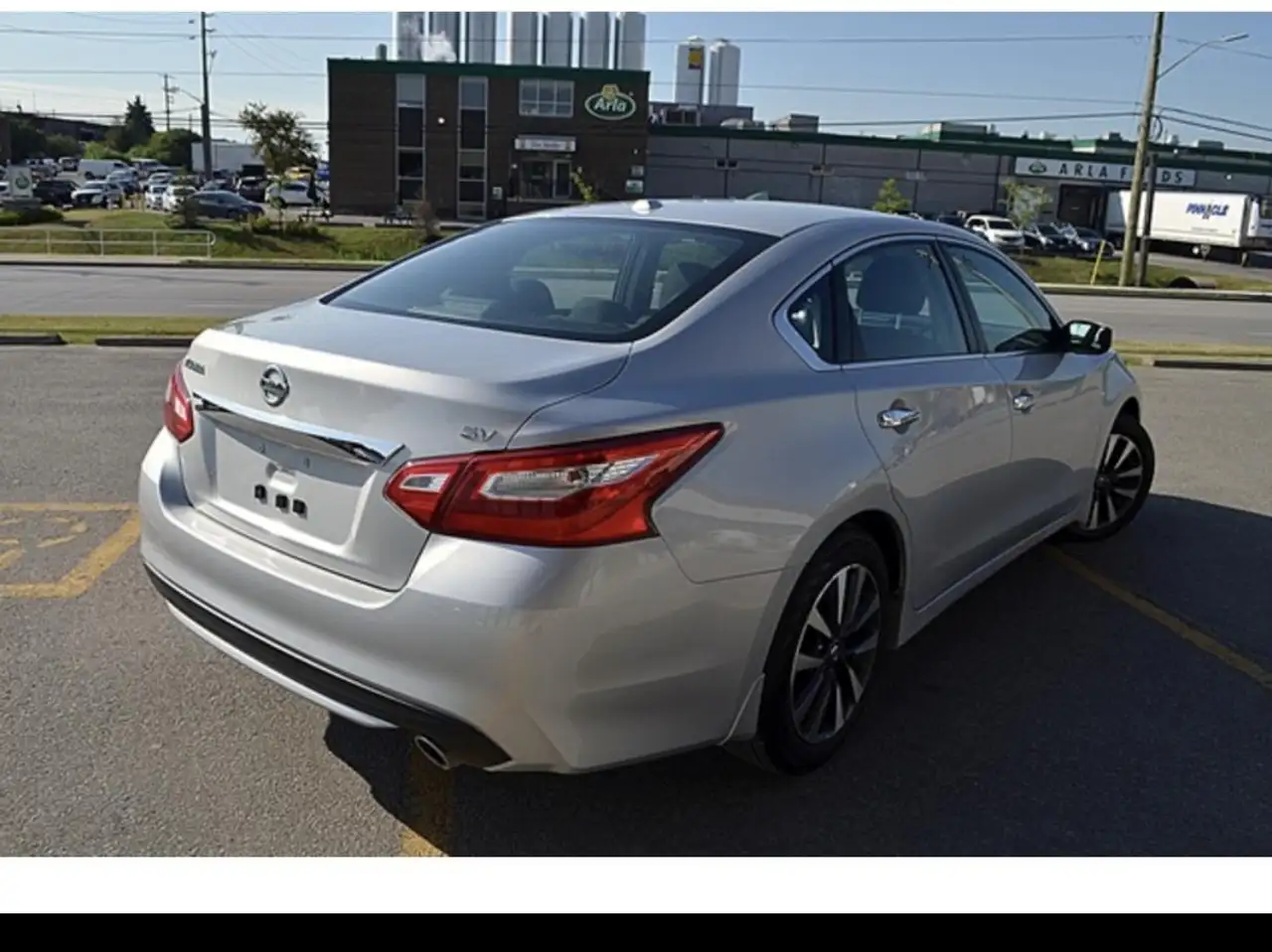 Nissan Altima снимка Nissan Altima