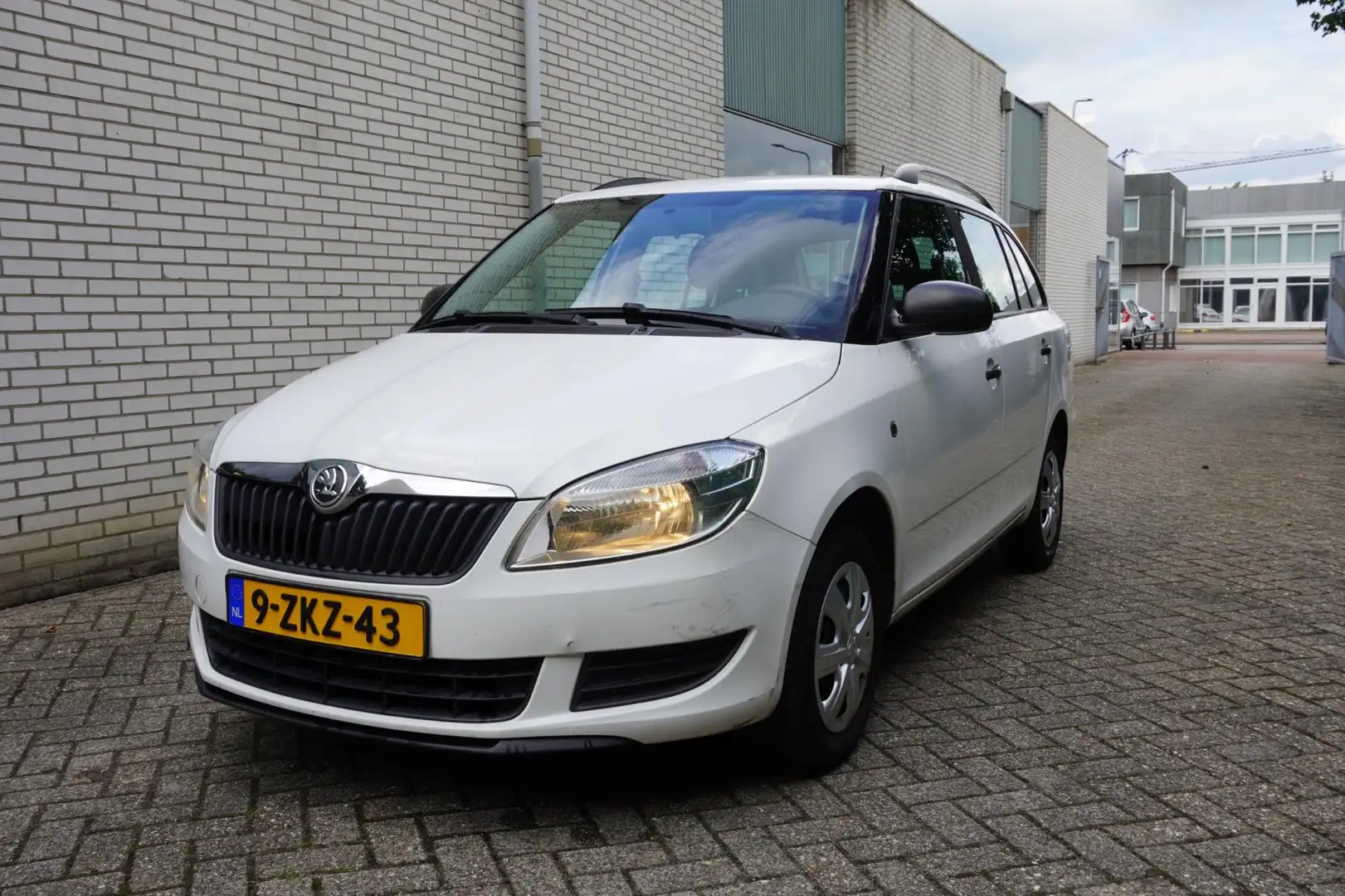 Skoda Fabia Combi 1.2 Go 5deurs | Airco | Elek. Pakket | Radio Білий - 2