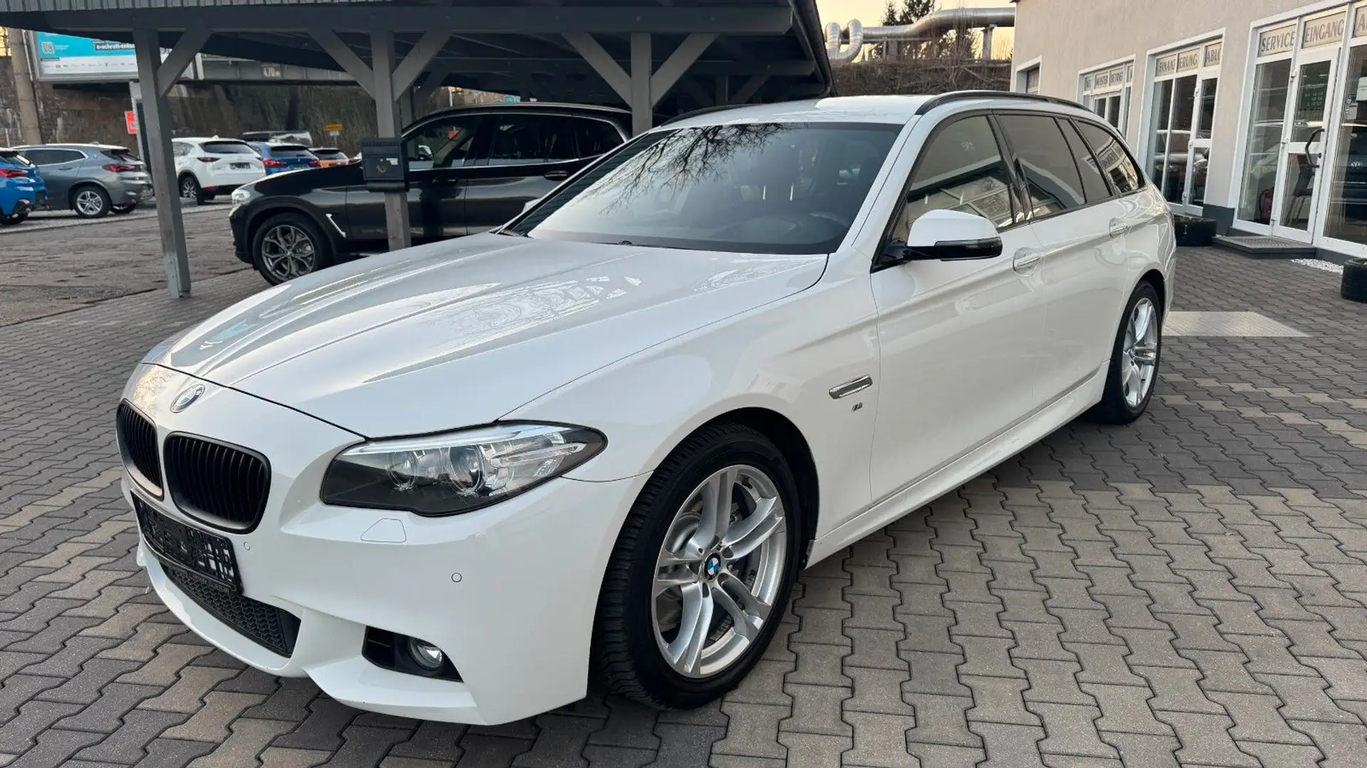 BMW 520 d xDrive MSportpaket Kam DAB Navi Prof HeadUp Weiß - 2