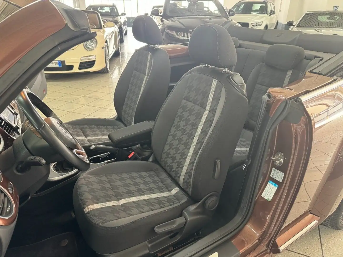 Volkswagen Maggiolino Cabrio 1.2 TSI Design BlueMotion Technology Brun - 2