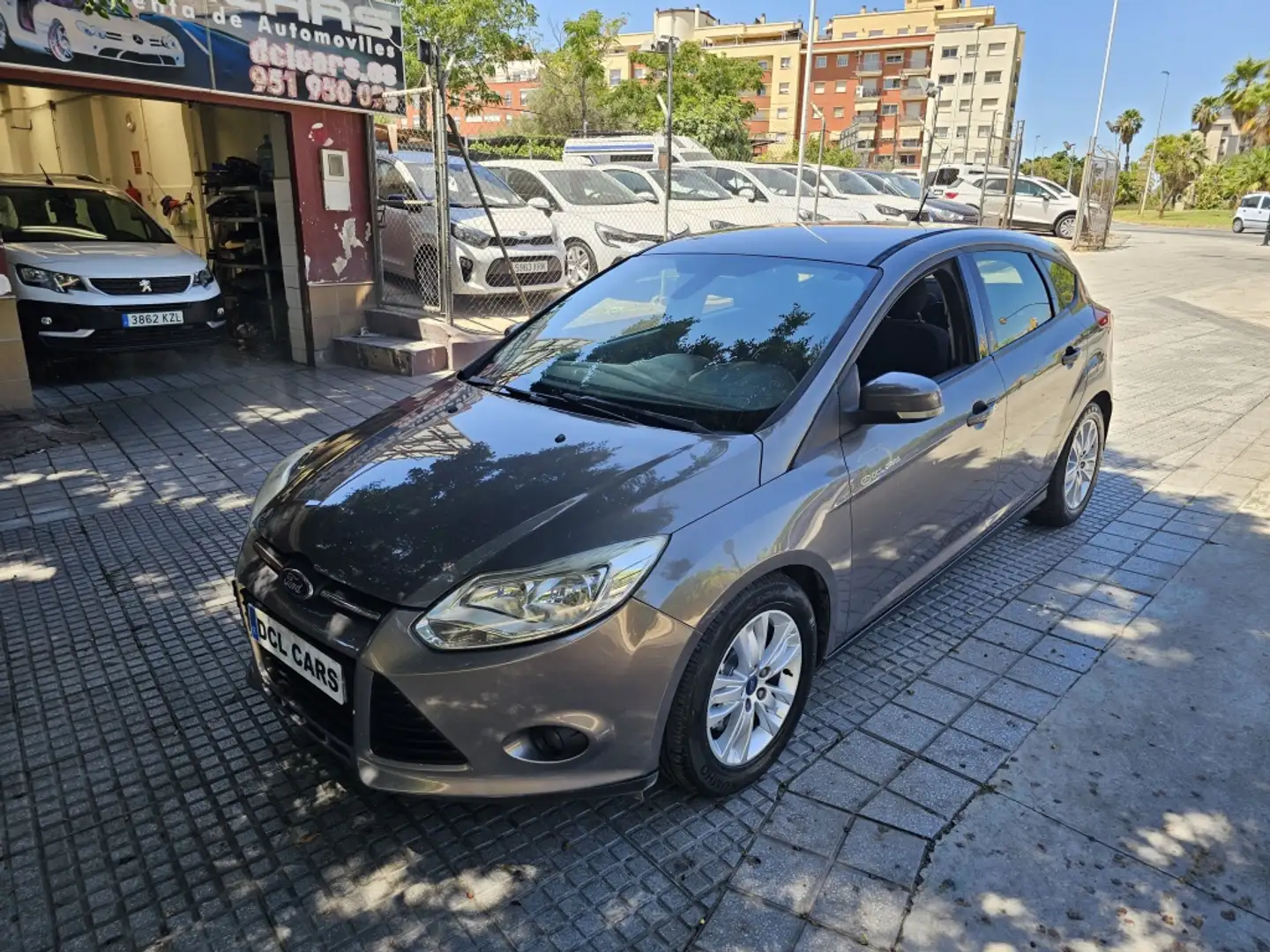 Ford Focus 1.6TDCi Edition 115 Grau - 2