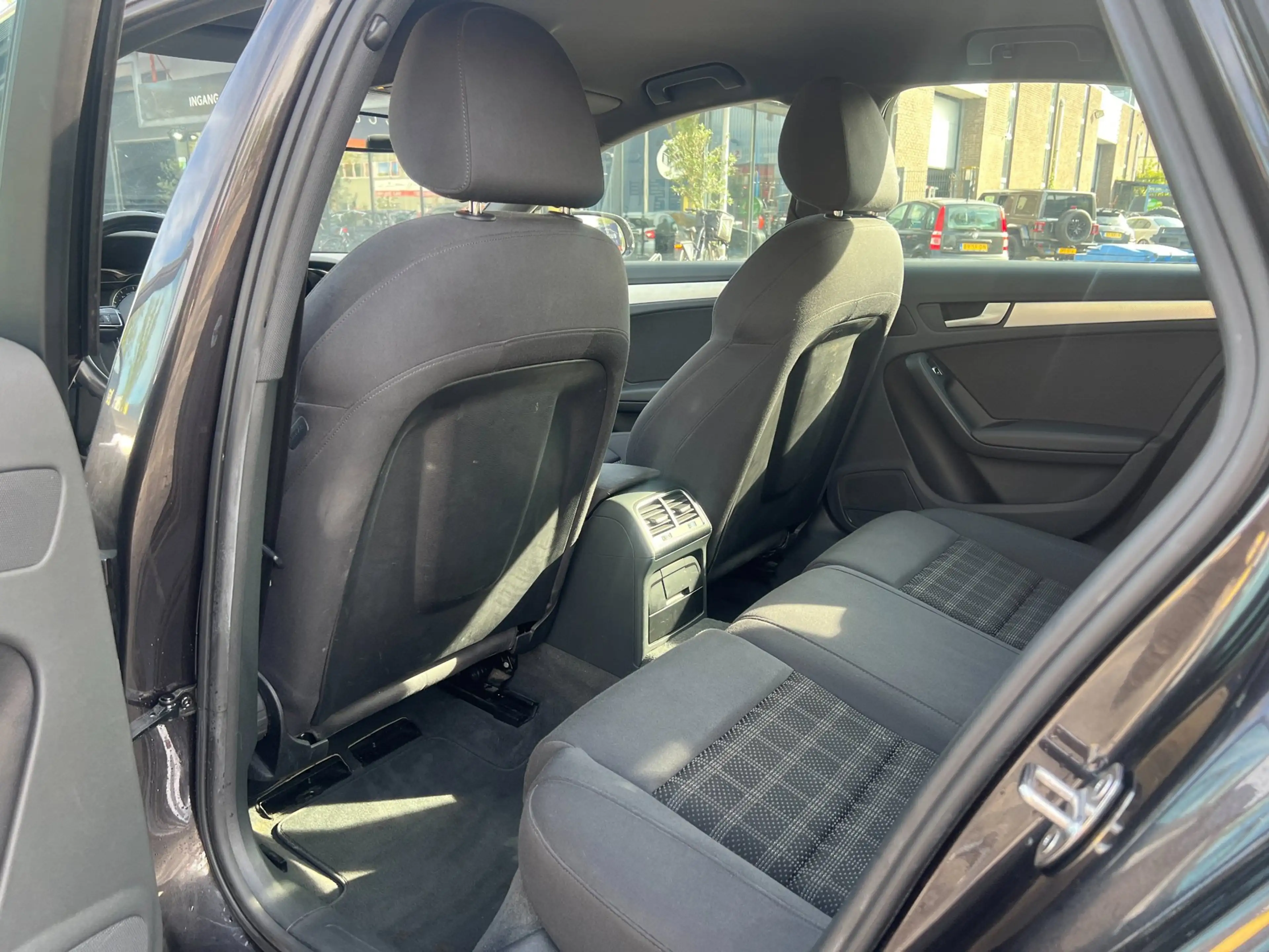 Audi A4 Limousine 1.8 TFSIe Limited S LINE - TREKHAAK - NA — photo 5