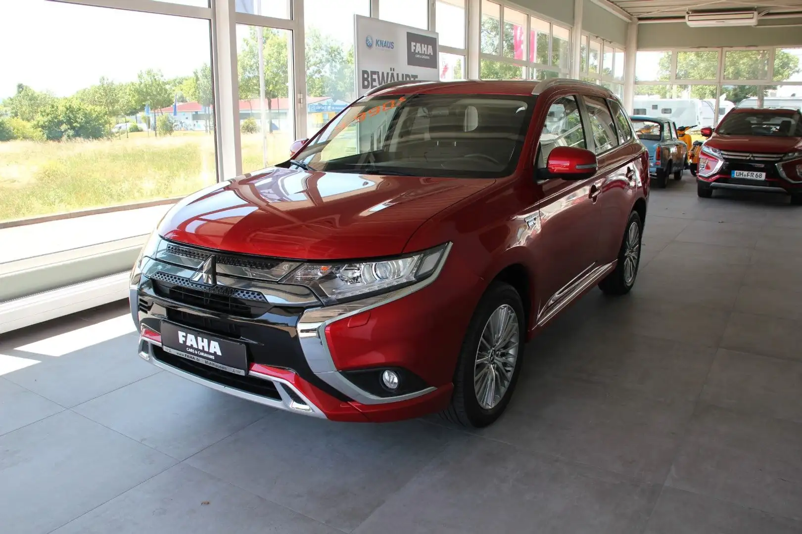 Mitsubishi Outlander Outlander PHEV Basis 4WD Rood - 1