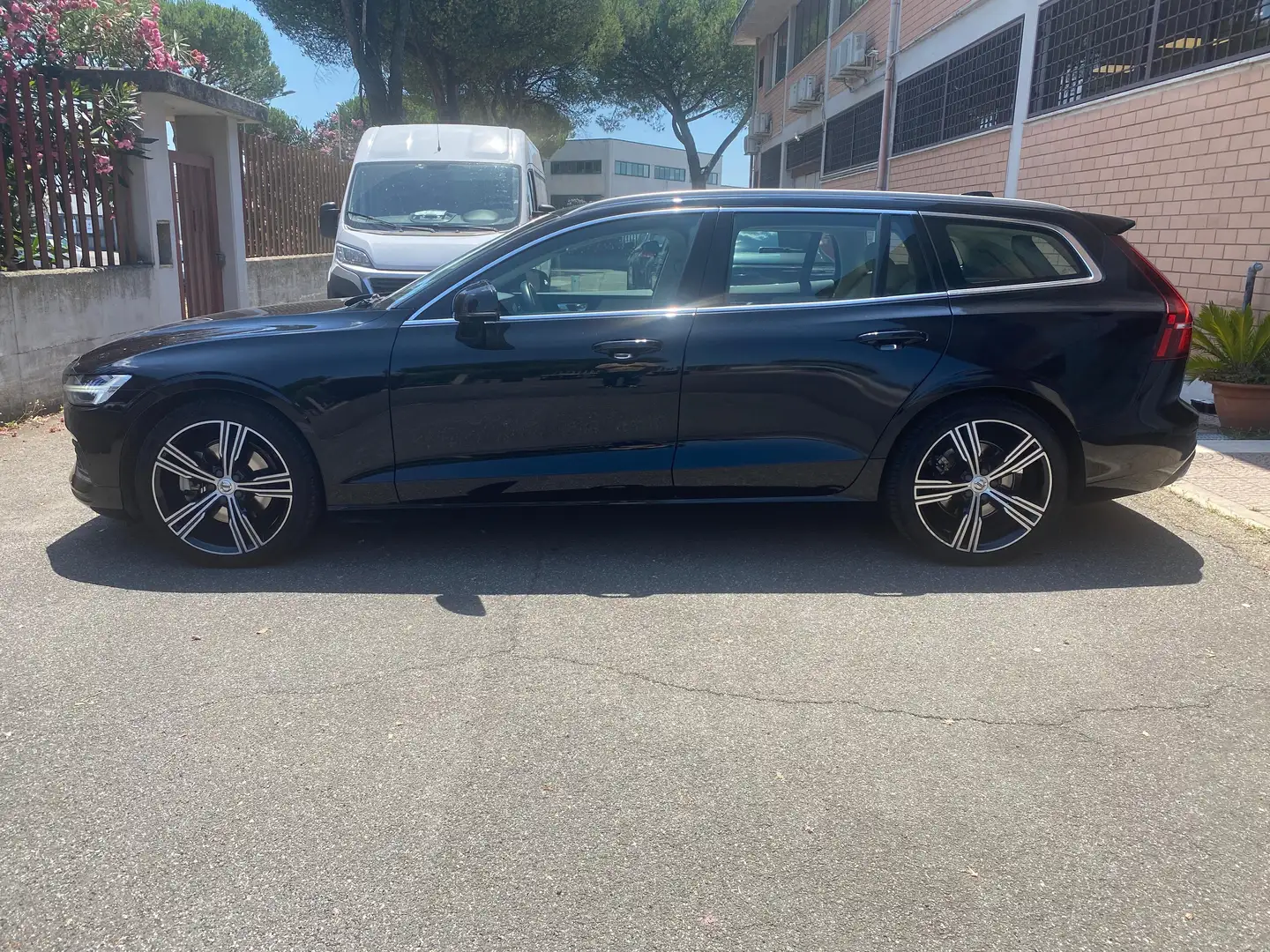 Volvo V60 V60 II 2019 2.0 b4 Inscription auto - 1