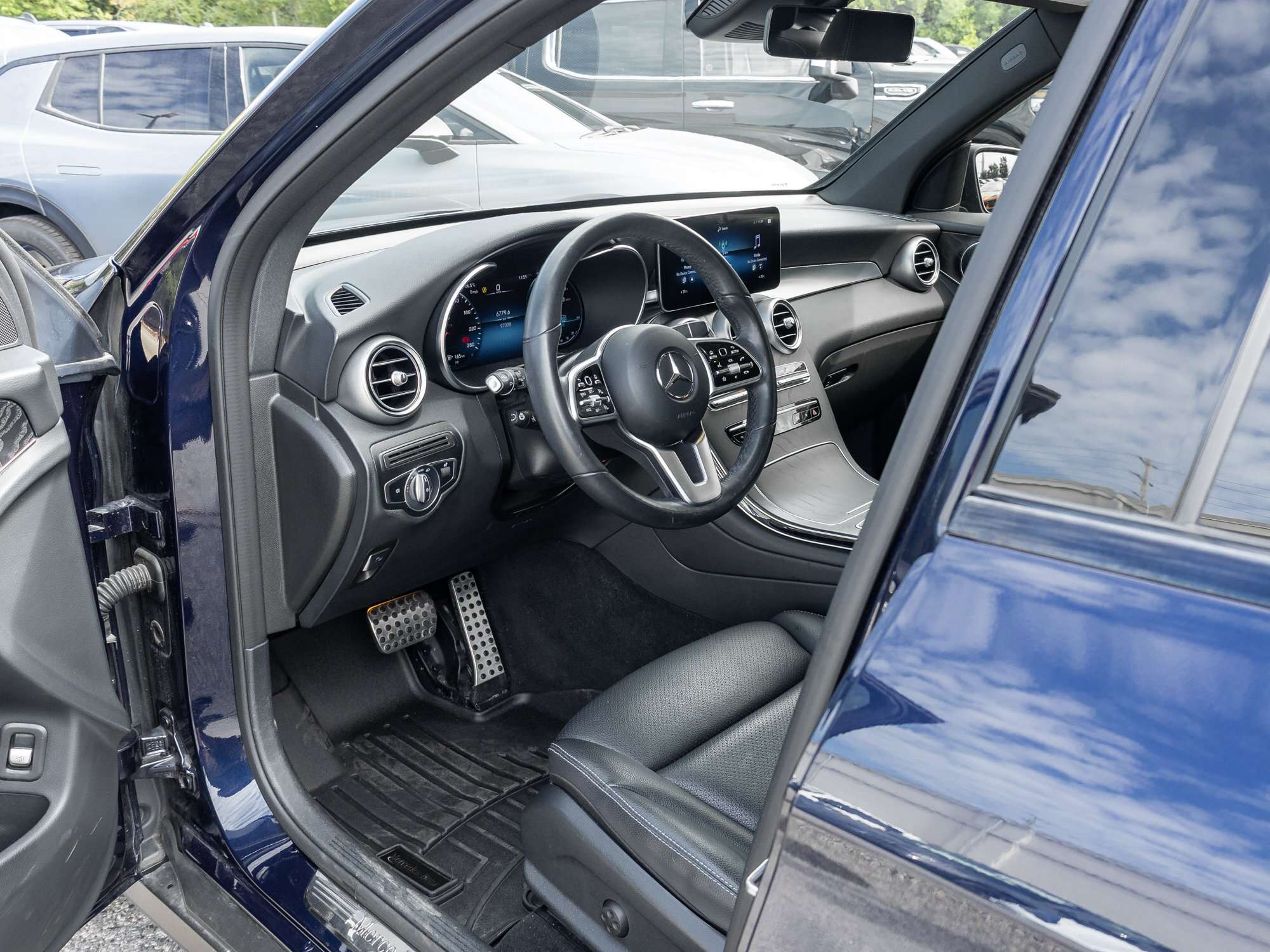 used 2022 Mercedes-Benz GLC car, priced at $28,995