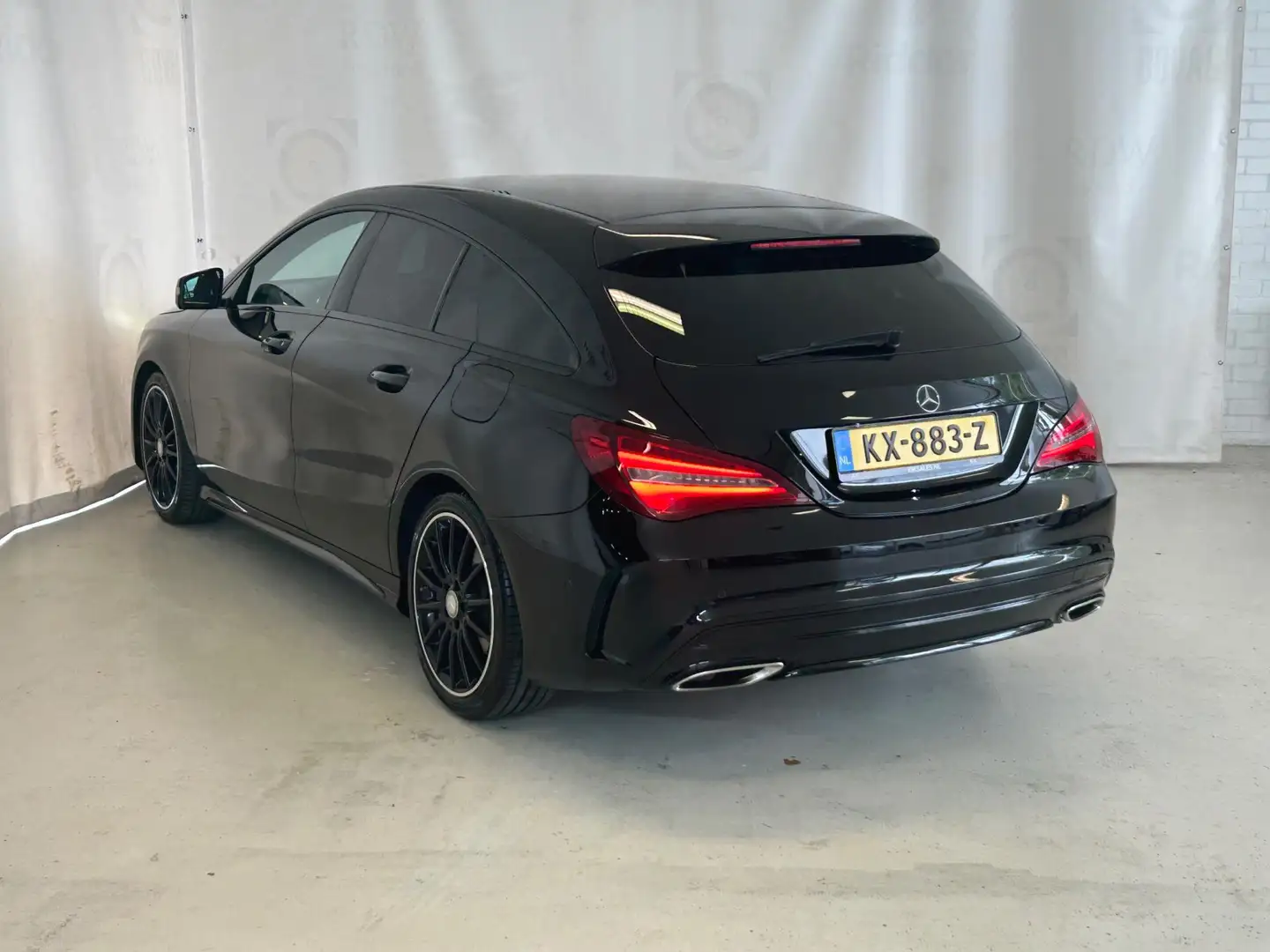 Mercedes-Benz CLA 180 Shooting Brake Ambition AMG Line|GARANTIE|NAP|LED| Noir - 2
