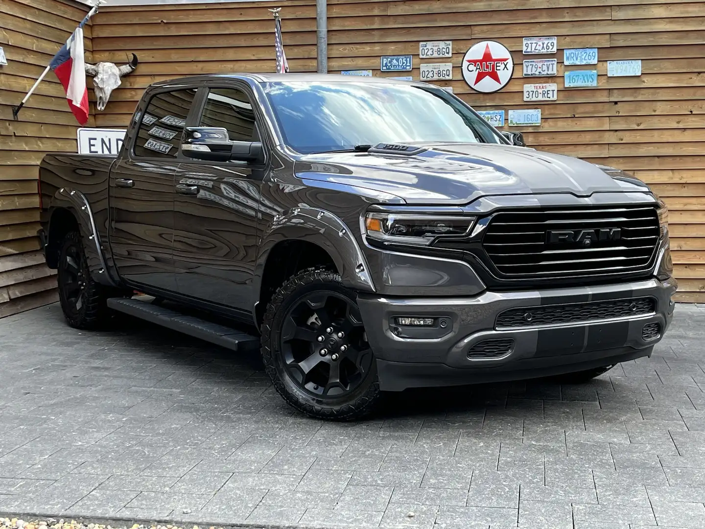 Dodge RAM 1500 OFFROAD 5.7L 12´´ NAV 4x4 LED AHK LPG Gris - 2