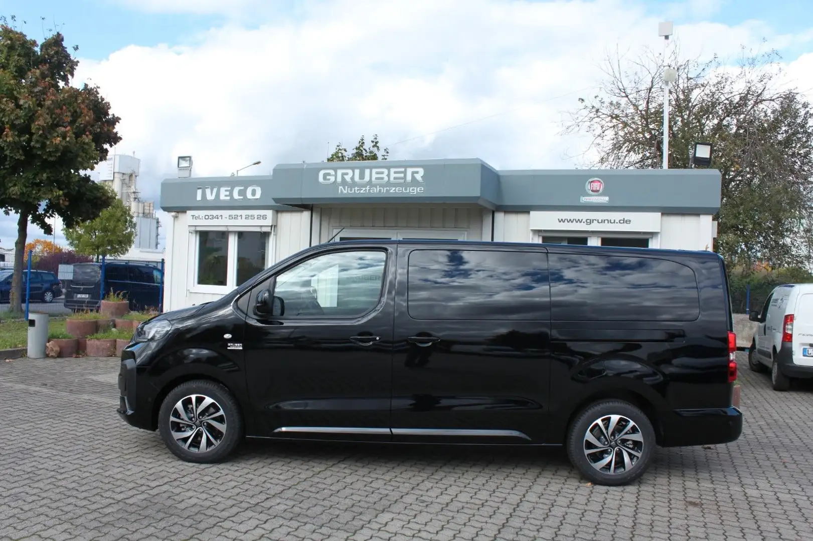 Fiat Ulysse 180 BlueHDi L3 Schwarz - 2