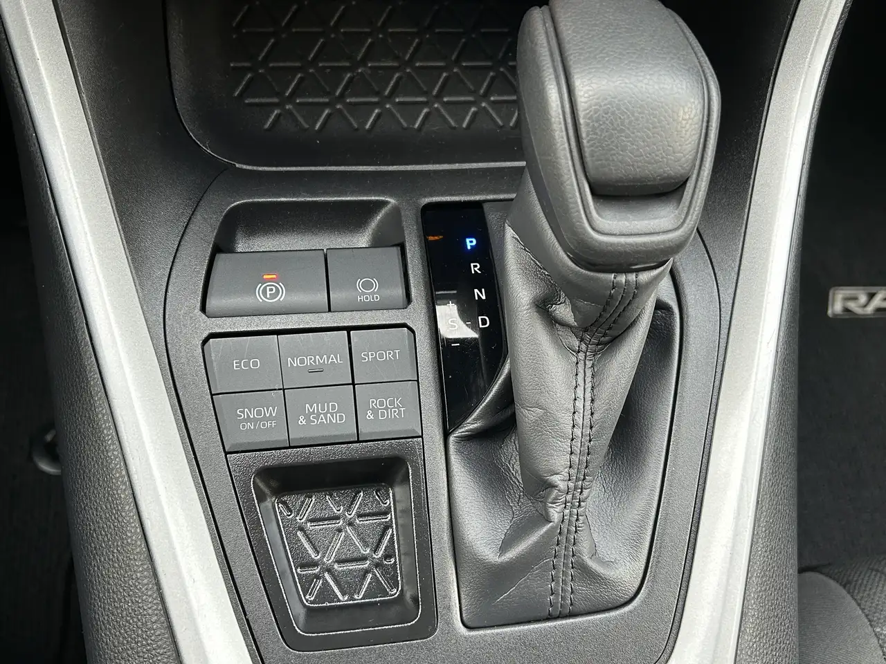 Toyota RAV 4 снимка Toyota RAV 4