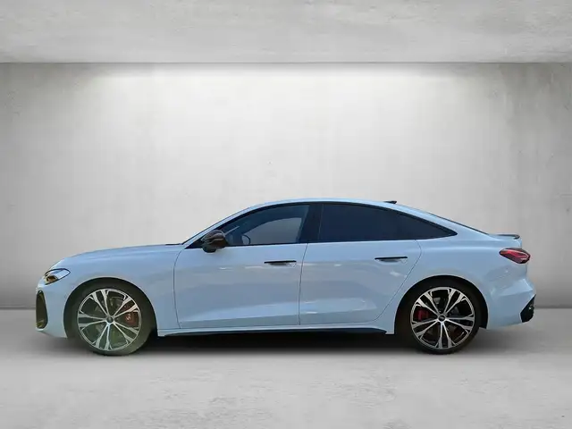Audi S5 view 2