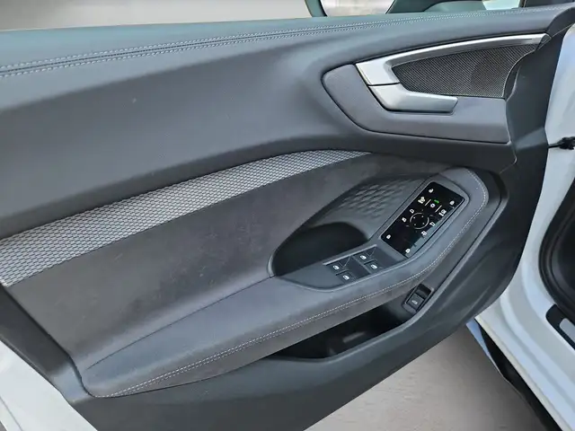 Audi S5 view 6