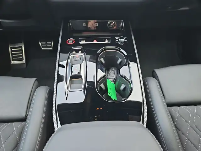 Audi S5 view 9