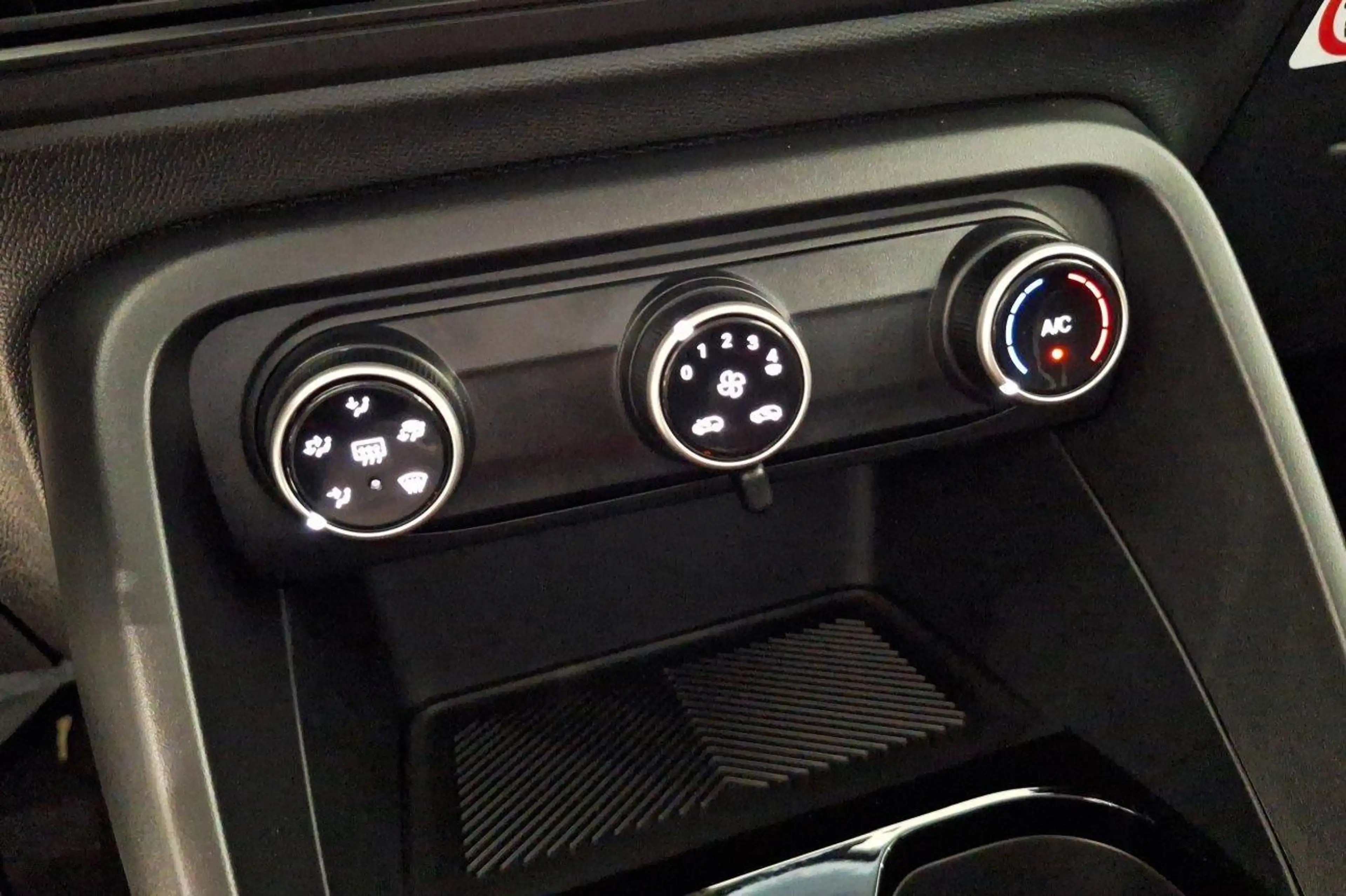 Citroen C3 Hybride 100 E-DCS6 YOU Pack PL — photo 15