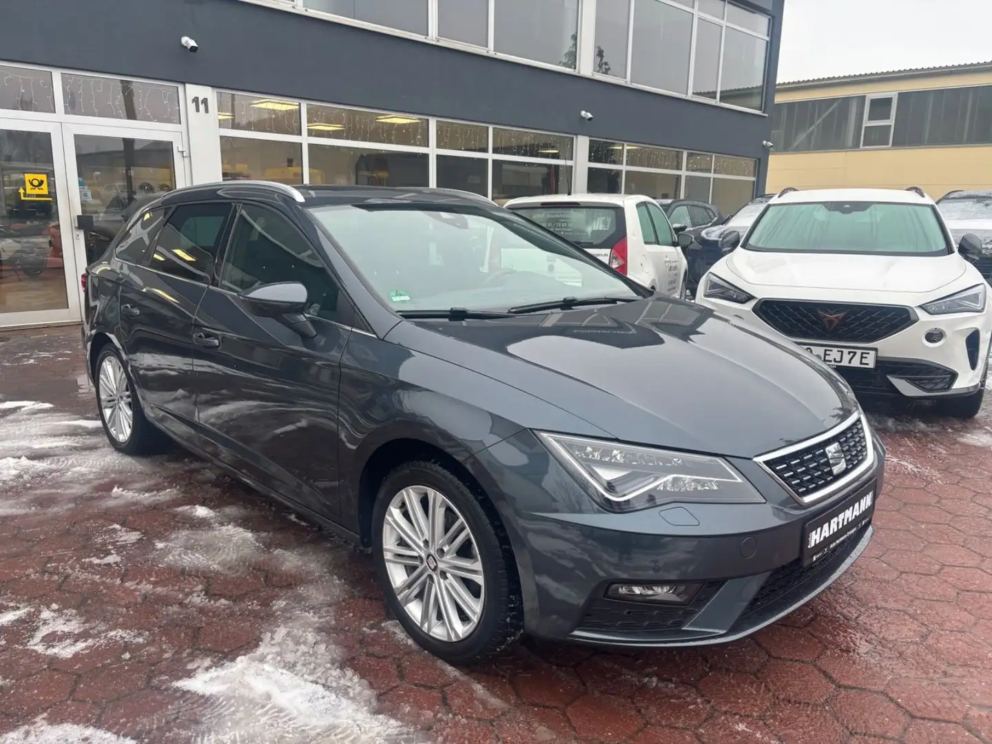 SEAT Leon ST Xcellence, Pano ,AHK, Kamera Grau - 1