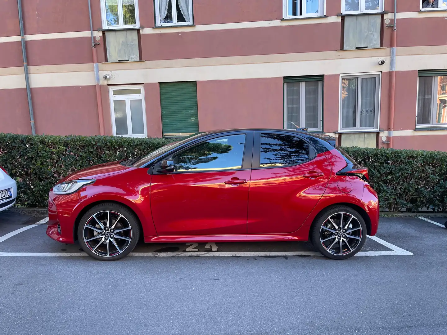 Toyota Yaris 1.5h GR Sport - 2