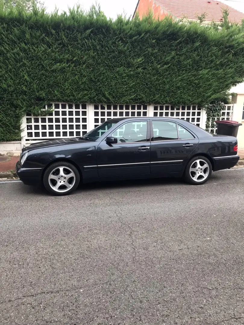 Mercedes-Benz E 290 TURBODIESEL Bleu - 2