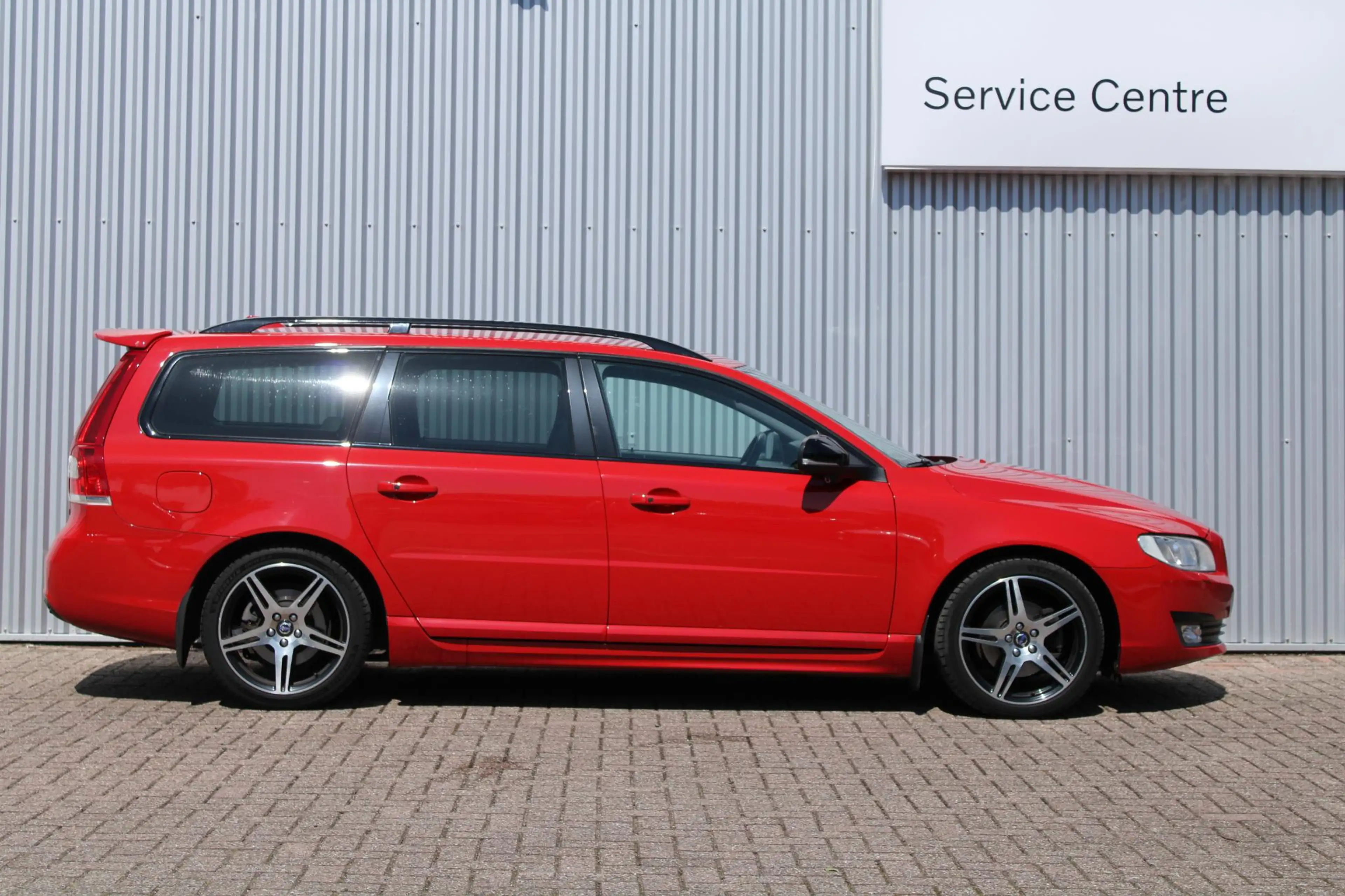 Volvo V70 2.0 T4 Inscription Edition — photo 9