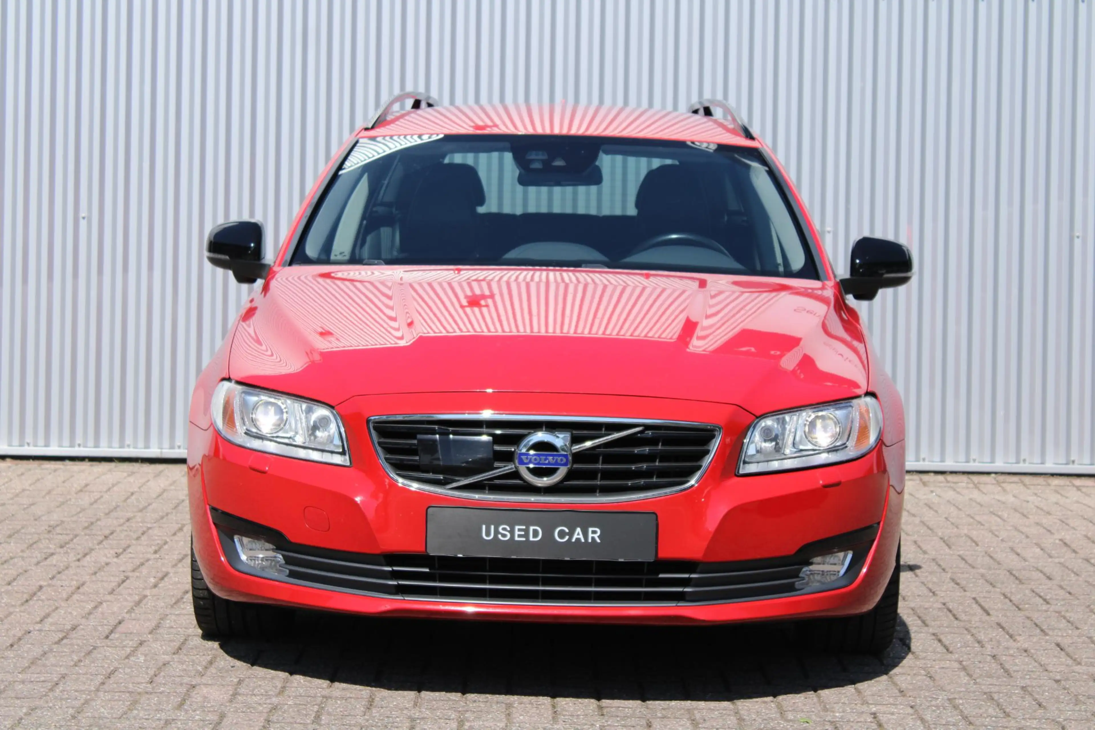 Volvo V70 2.0 T4 Inscription Edition — photo 7