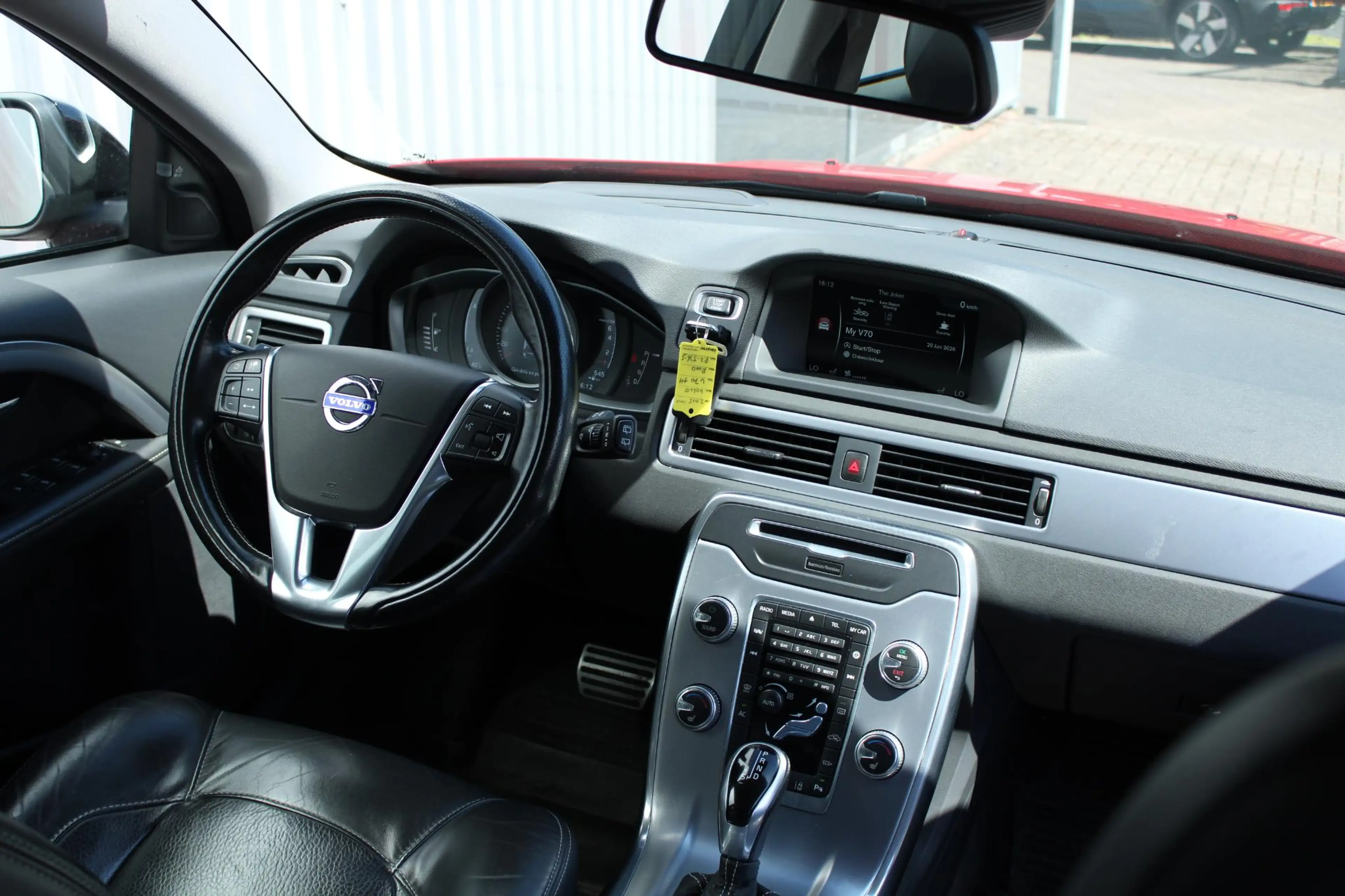 Volvo V70 2.0 T4 Inscription Edition — photo 3