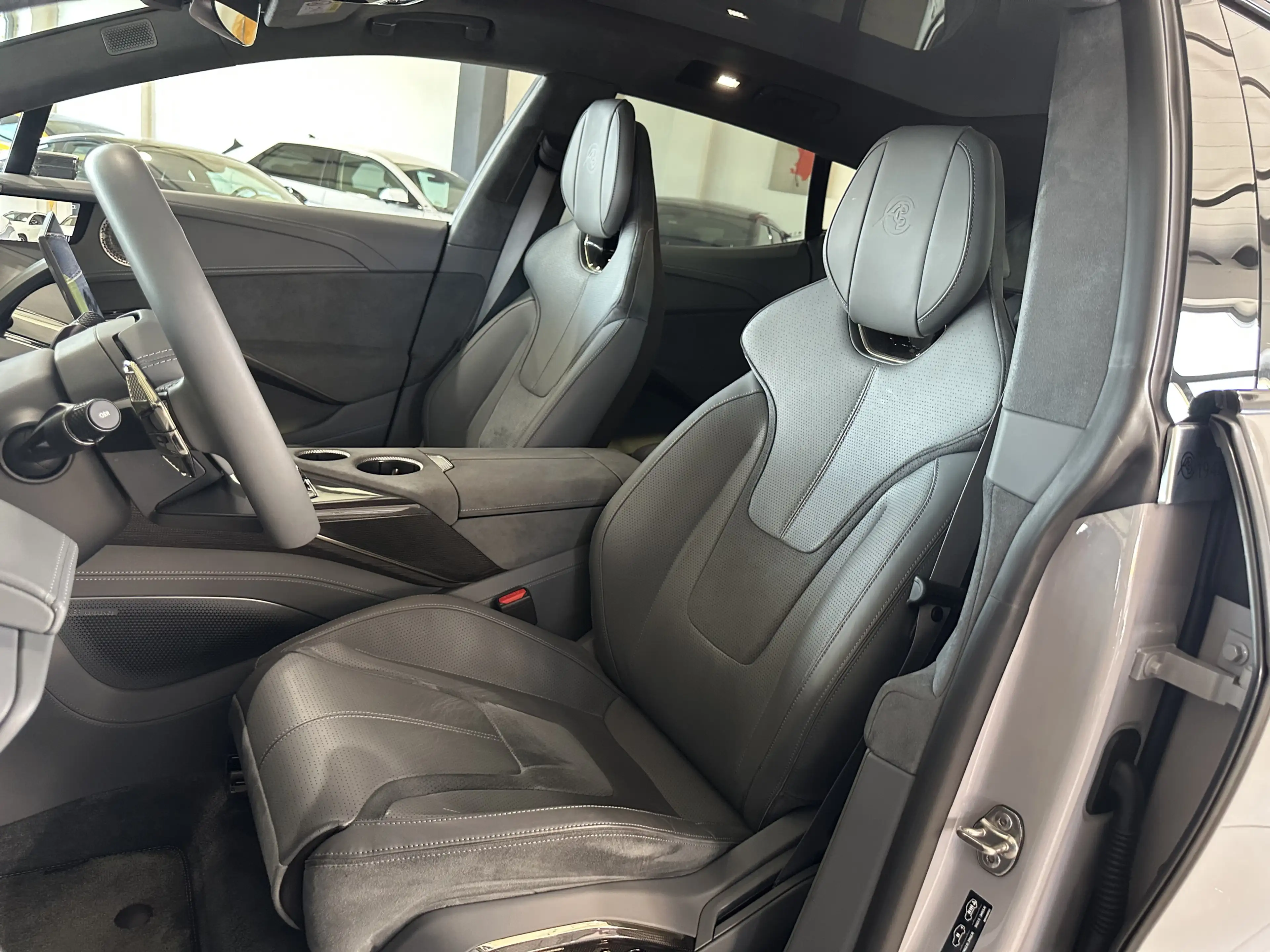 Lotus Eletre R 900 Sport Carbon Executive 23 HUD KEF — photo 12