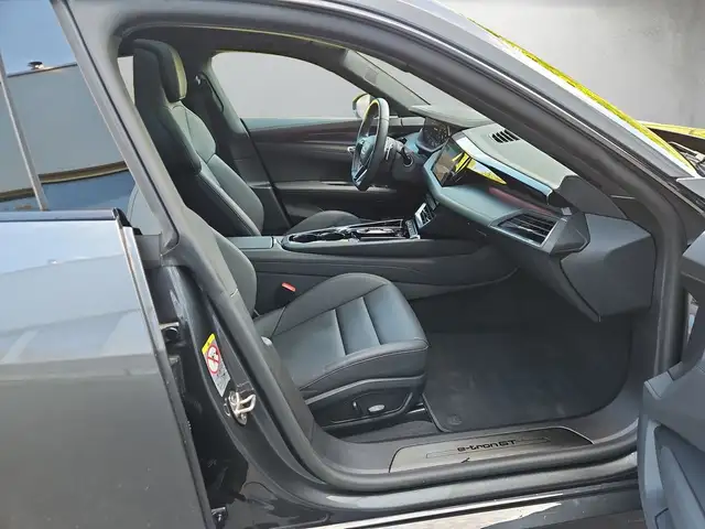 Audi E-Tron GT view 14