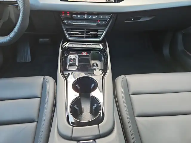 Audi E-Tron GT view 10