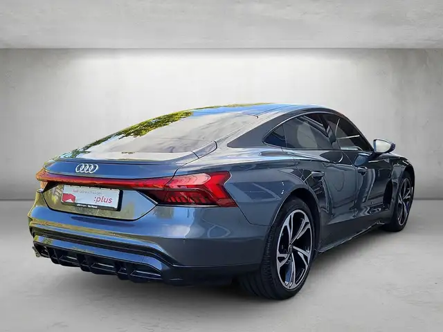 Audi E-Tron GT view 4