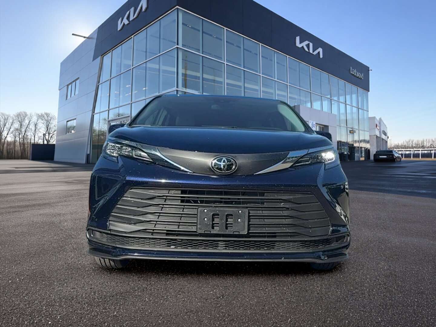2026 Toyota Sienna XLE 8-Passenger FWD — снимка 1