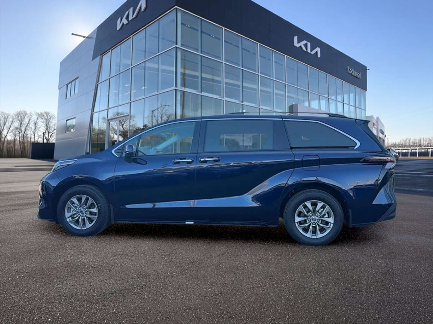 2026 Toyota Sienna XLE 8-Passenger FWD — снимка 1