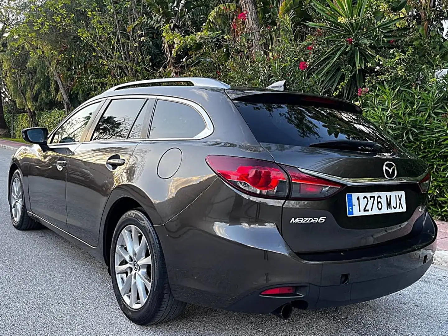 Mazda 6 W. 2.2DE Style (Navi) 110kW Gris - 2