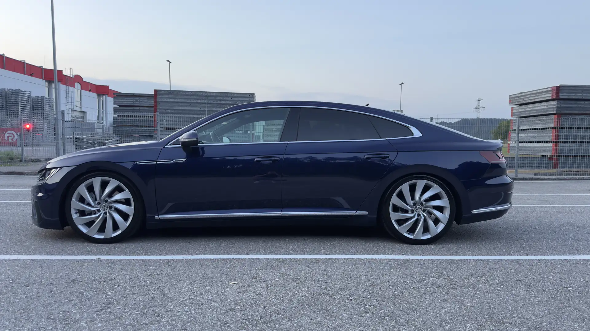 Volkswagen Arteon 2,0 TDI SCR 4Motion R-Line DSG 239PS Blau - 2