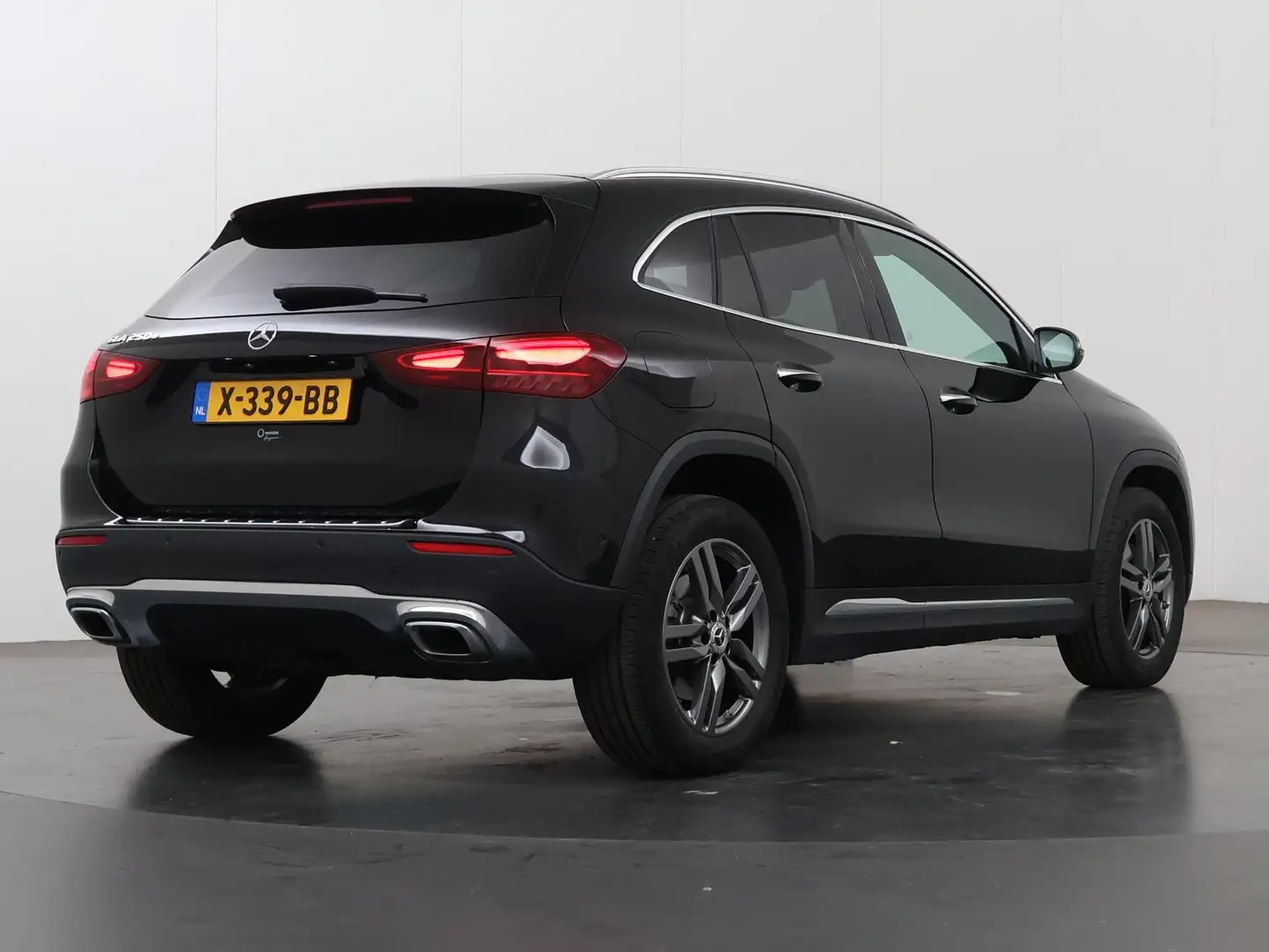 Mercedes-Benz GLA 250 e Luxury Line | Panoramadak | Memory | Stoelverwar Zwart - 2