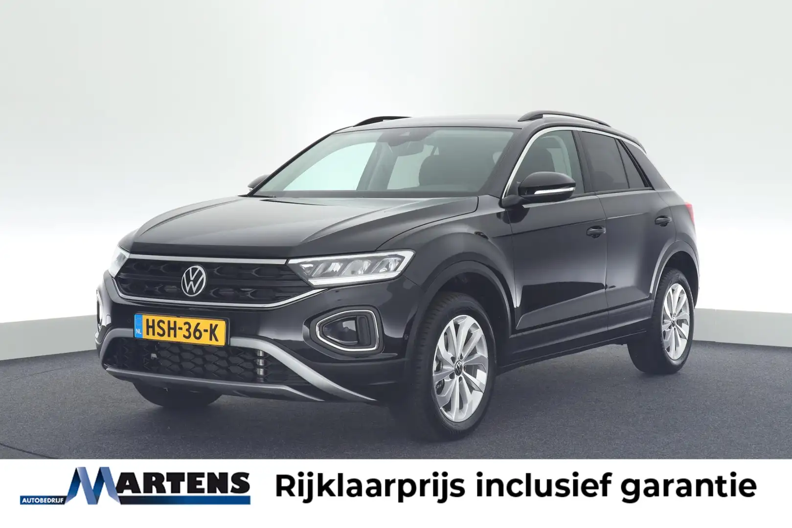 Volkswagen T-Roc 1.5 TSI 150pk DSG Life Edition Camera Navigatie AC Zwart - 1