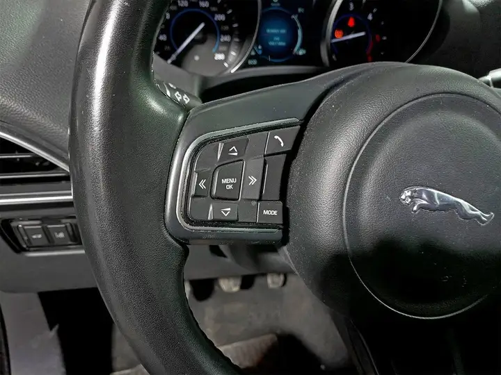 Jaguar F-Pace 2018, foto 19