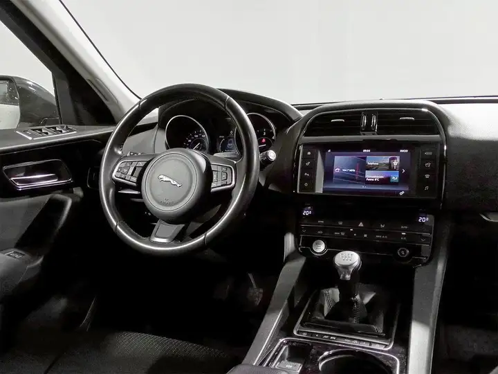 Jaguar F-Pace 2018, foto 8